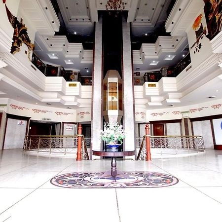 Kc Cross Road Hotel Panchkula Luaran gambar