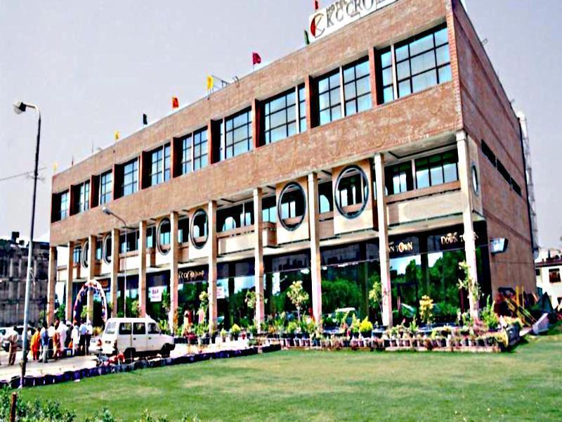 Kc Cross Road Hotel Panchkula Luaran gambar