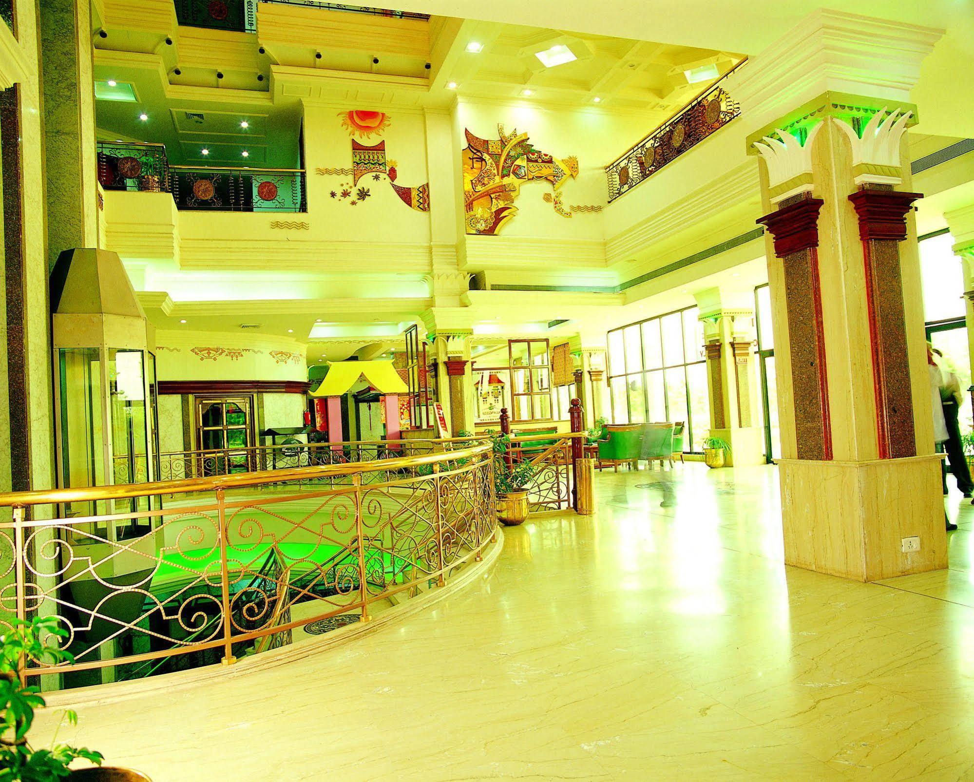 Kc Cross Road Hotel Panchkula Luaran gambar