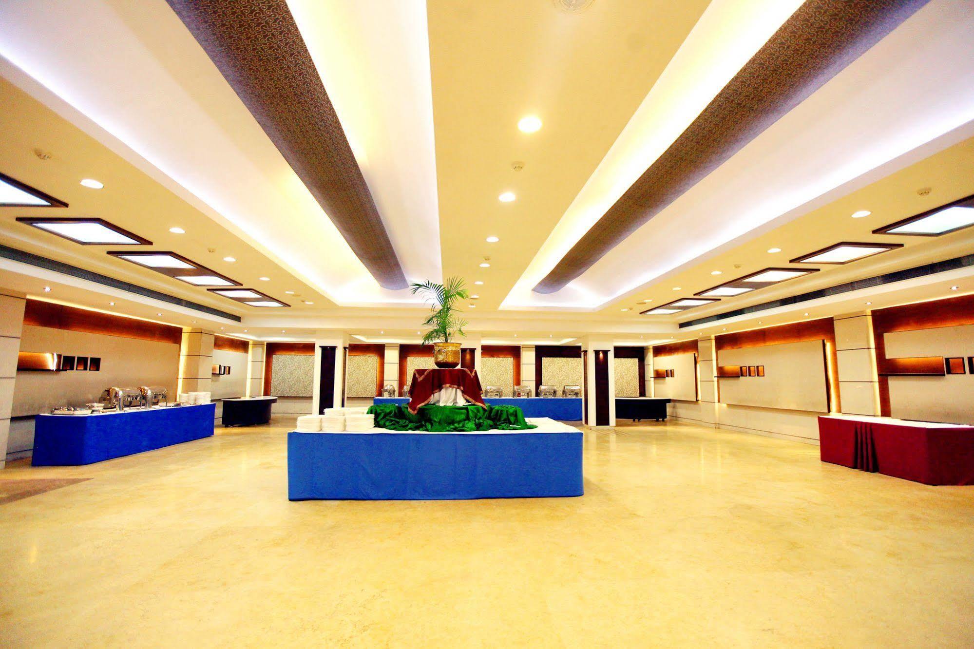 Kc Cross Road Hotel Panchkula Luaran gambar